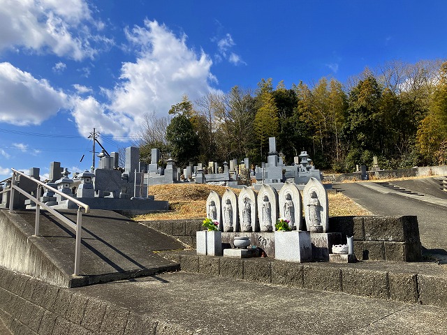 両月町墓地（加西市）のお墓