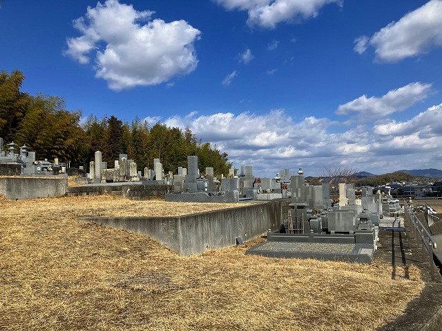 両月町墓地（加西市）のお墓