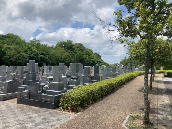 三田市霊苑の納骨、戒名彫刻