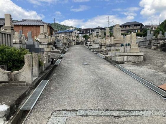 火打墓地（川西市）のお墓