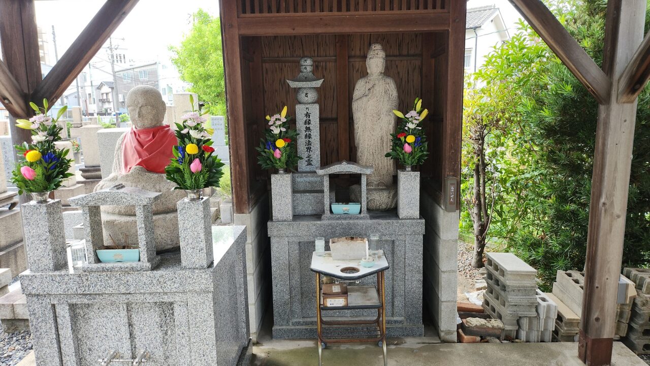 三津屋霊園（大阪市東淀川区）