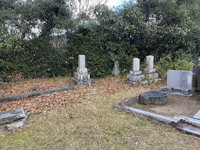 木曽下新池墓地（淡路市）のお墓