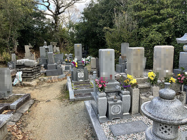 木曽下新池墓地（淡路市）のお墓