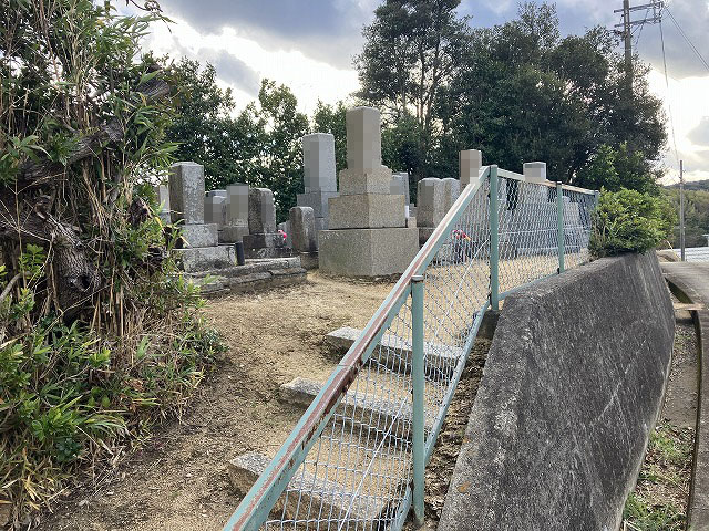 西側会館墓地（淡路市）のお墓
