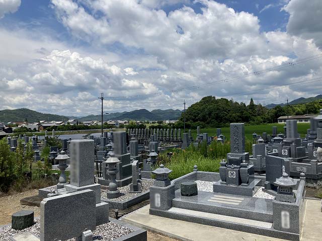 中富町北墓地（加西市）のお墓