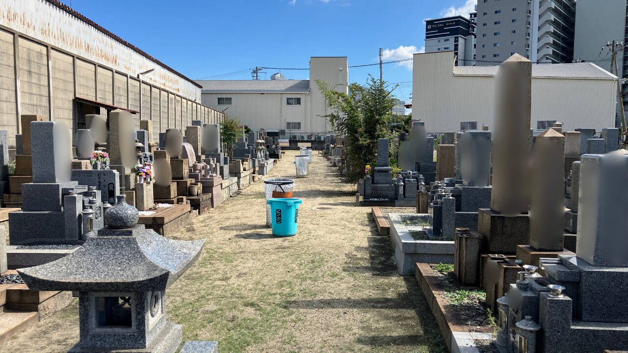 春日出墓地（大阪市此花区）戒名彫刻