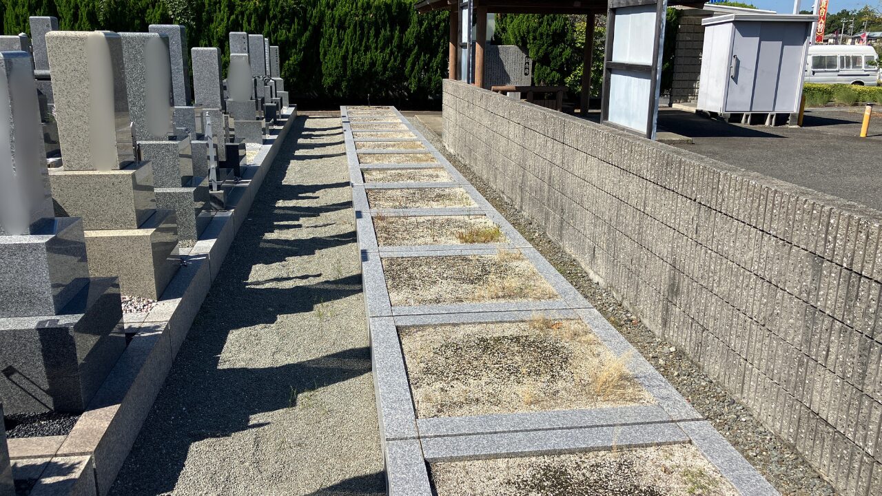 澤・浦田・窪田墓地（貝塚市）お墓の建立