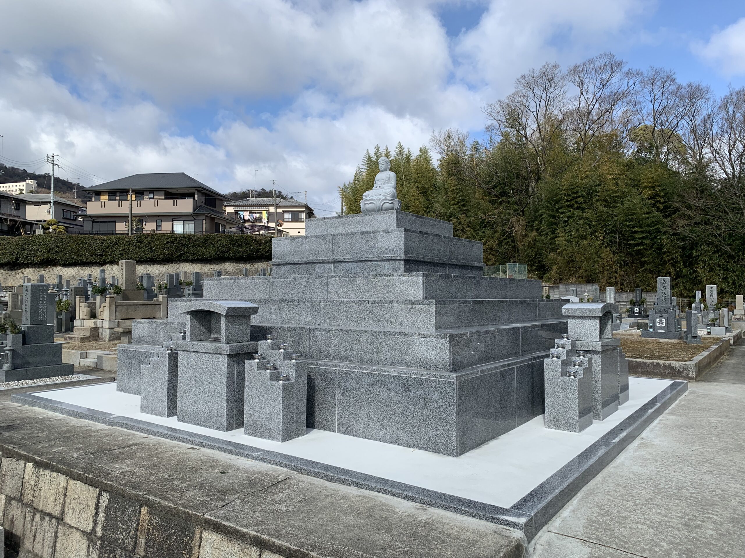 火打墓地（川西市）永代供養墓