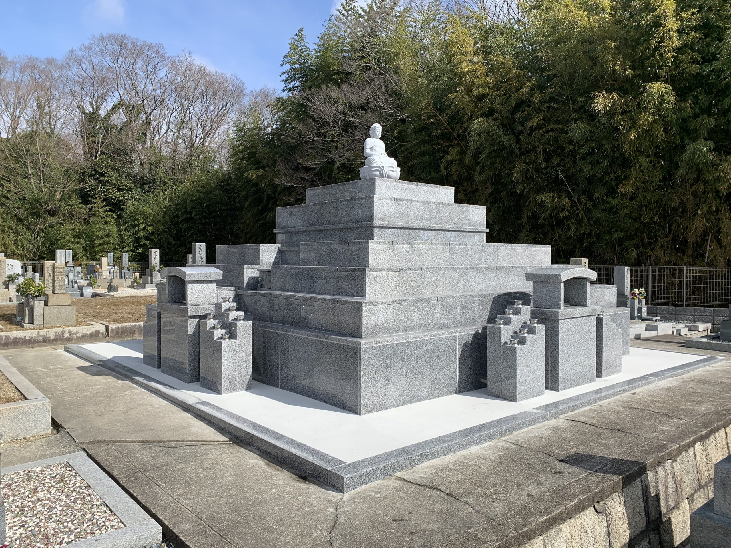 火打墓地（川西市）永代供養墓