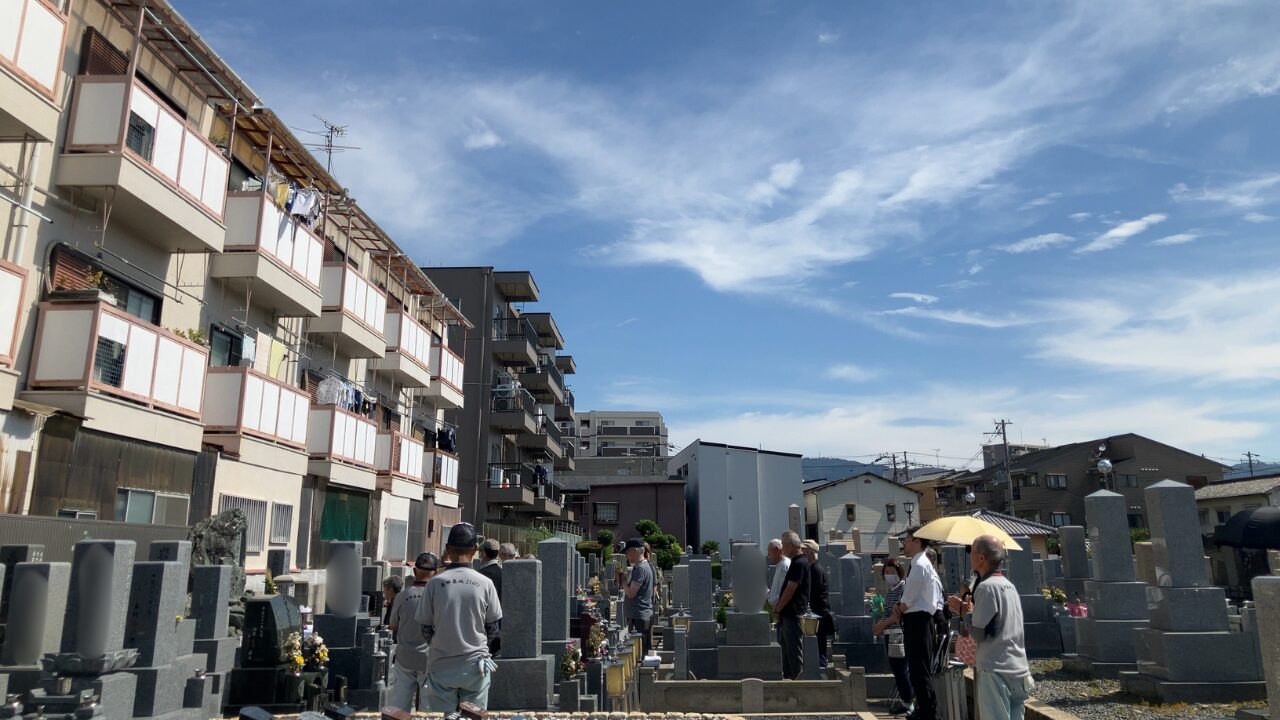 岩田墓地（東大阪市）