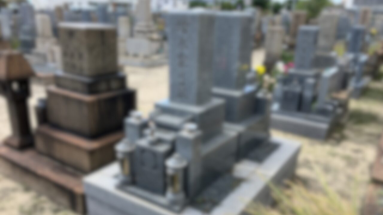 春日出墓地（大阪市此花区）戒名彫刻