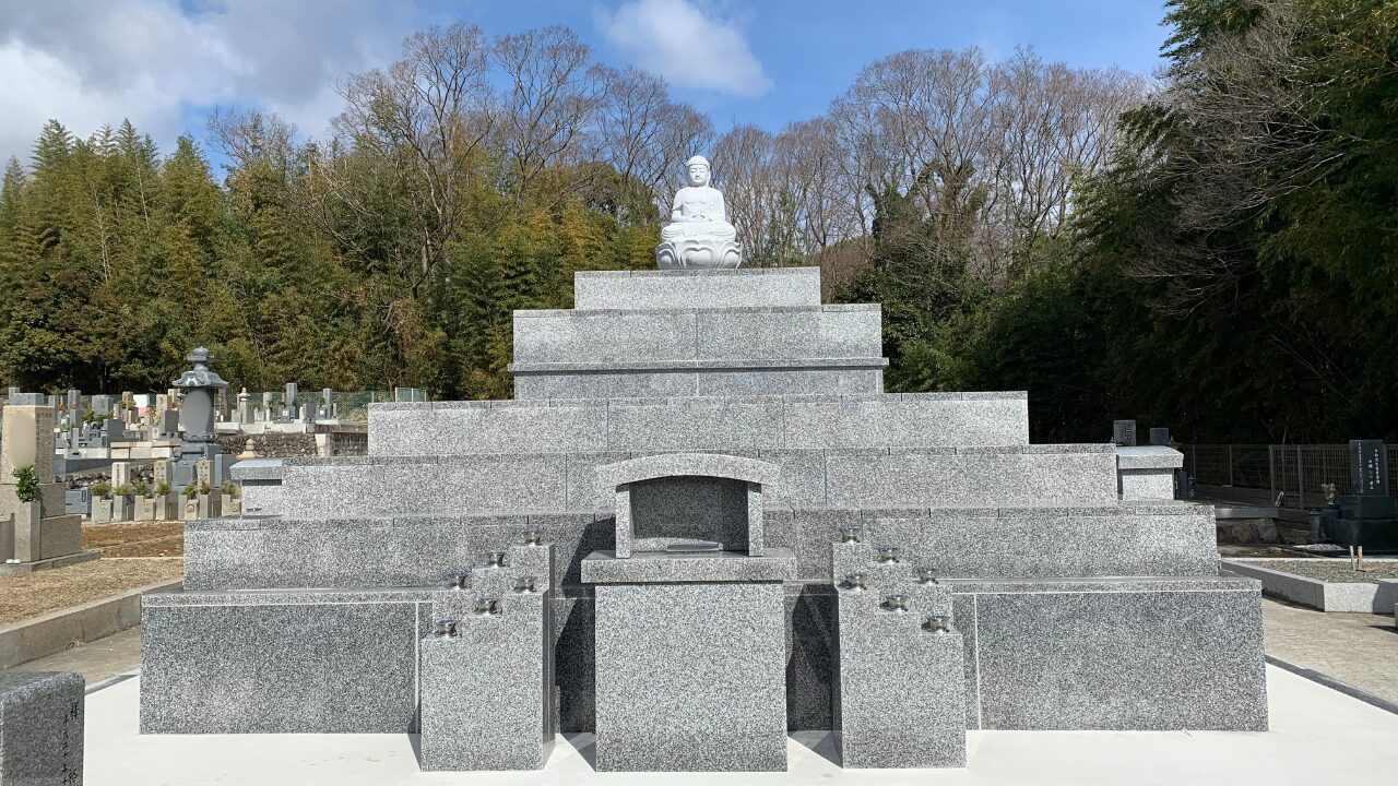 火打墓地（川西市）永代供養墓