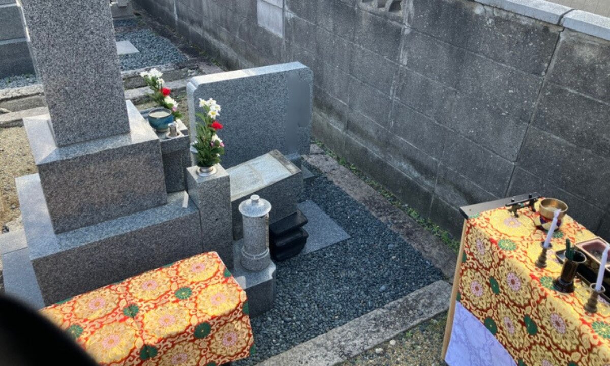 長曽根黒土墓地（堺市北区）戒名彫刻　納骨式