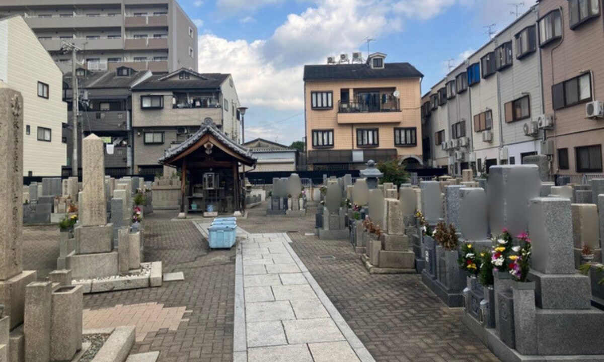 巽霊園・大地墓地（生野区）　戒名彫刻