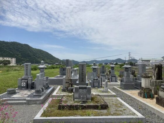 上戸田墓地(西脇市)のお墓