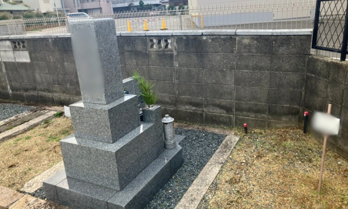 長曽根黒土墓地（堺市北区）戒名彫刻
