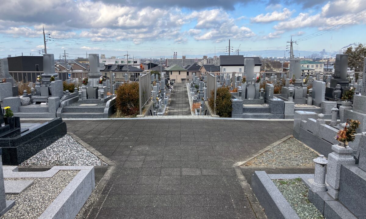 信太山墓地　霊標（墓誌）の設置
