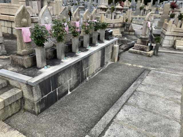 火打墓地（川西市）のお墓