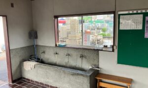 西郡新墓地(八尾市営)の屋内の水場