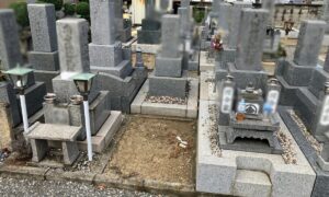 西郡新墓地(八尾市営)の空き区画(灯籠のある墓所の隣)